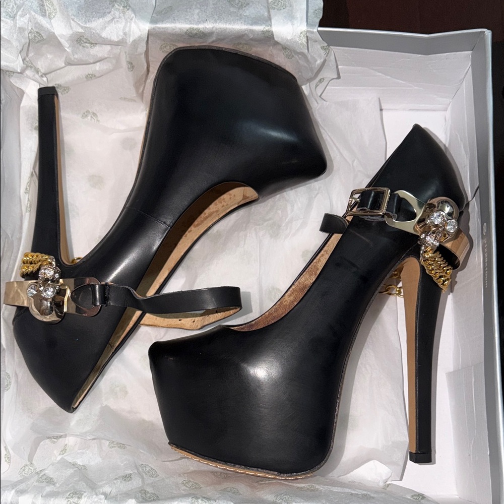 Zigi ny  Black Platform Stiletto Heels with Gold skulls & chain Rhinestones